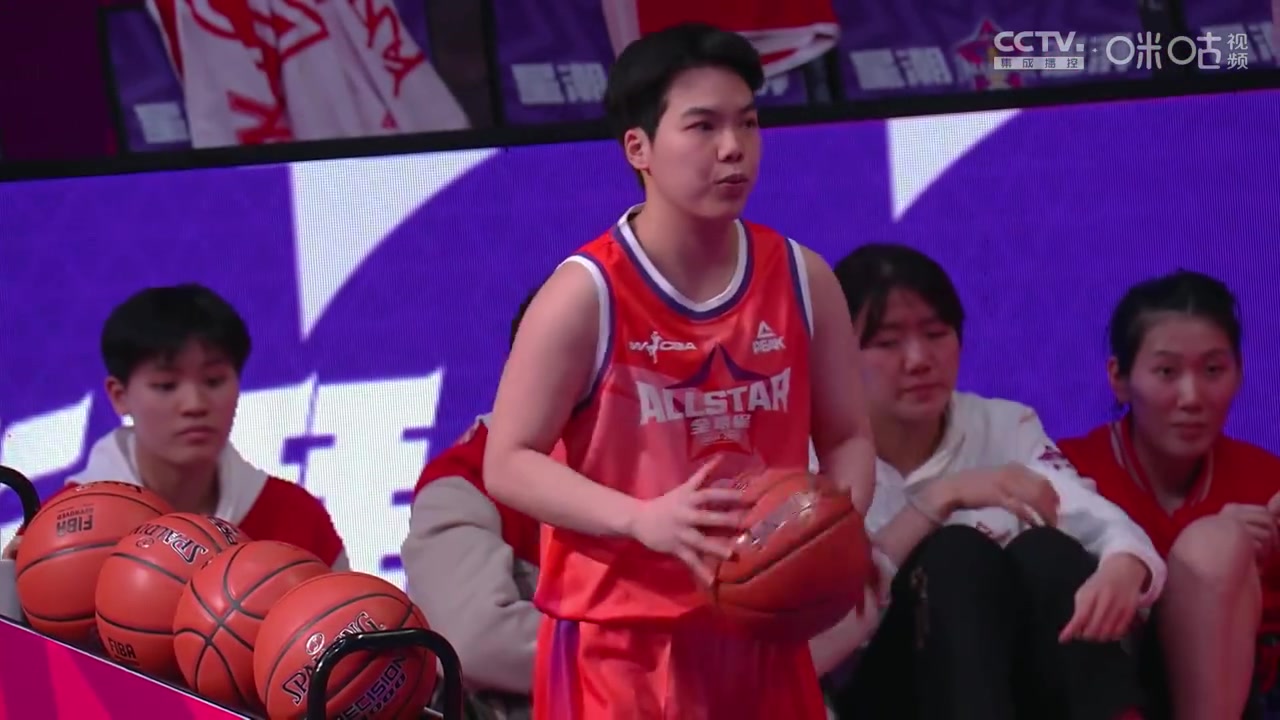 ?WCBA全明星三分大赛：周月明飚进19分 力压王思雨等球员夺冠